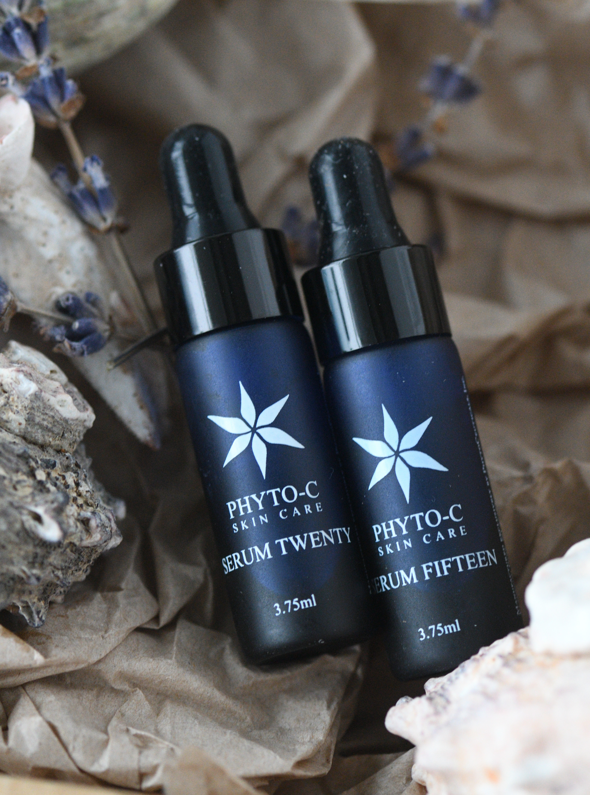 Сироватка з вітаміном С Phyto-C, поряд із Serum Fifteen